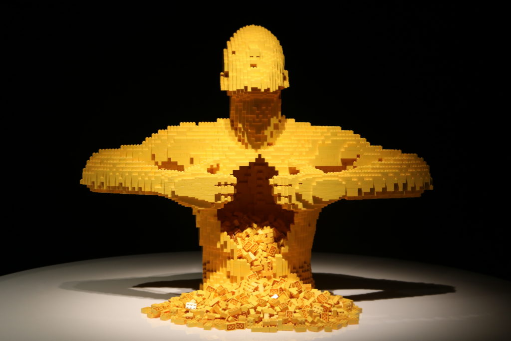 Exposição com esculturas de Lego chega em São Paulo