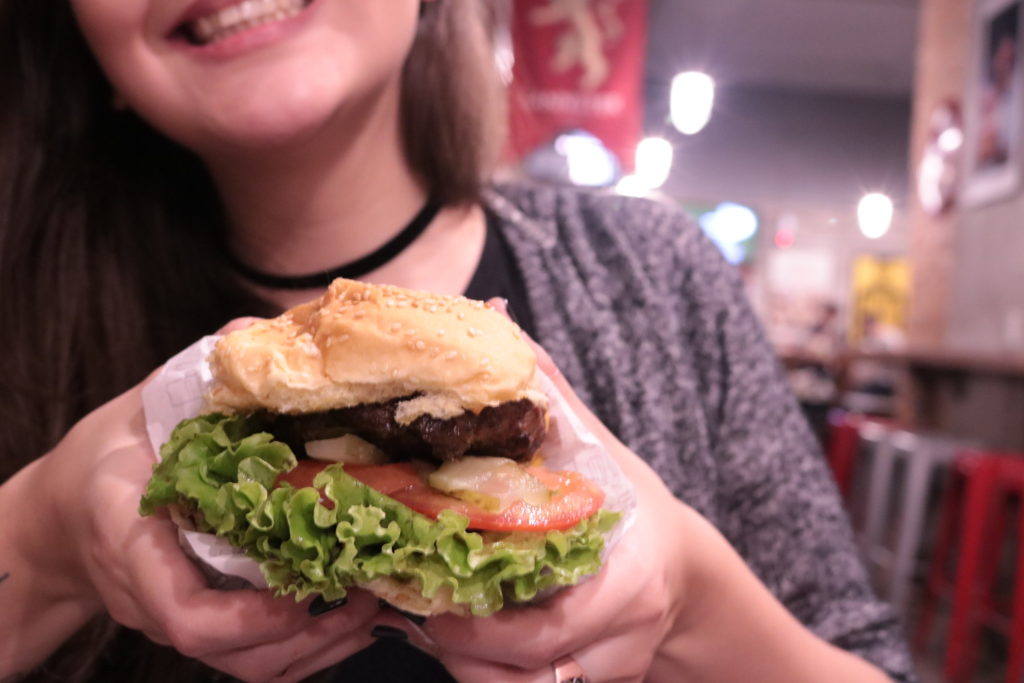 Lanchonete geek tem hambúrgueres por 19 reais