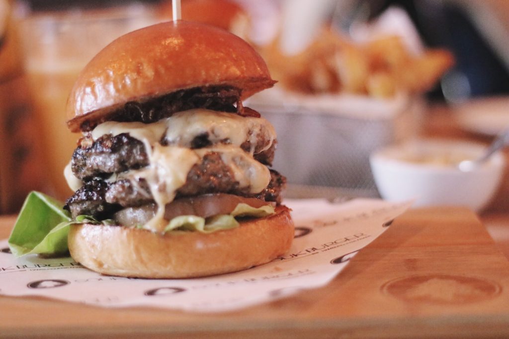 Conheça a Souk Burger, uma hamburgueria árabe